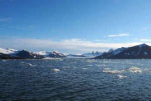 Read more about the article Nic oprócz gór i ostrych szczytów, czyli o tym jak odkryto Svalbard i co z tego wynikło
