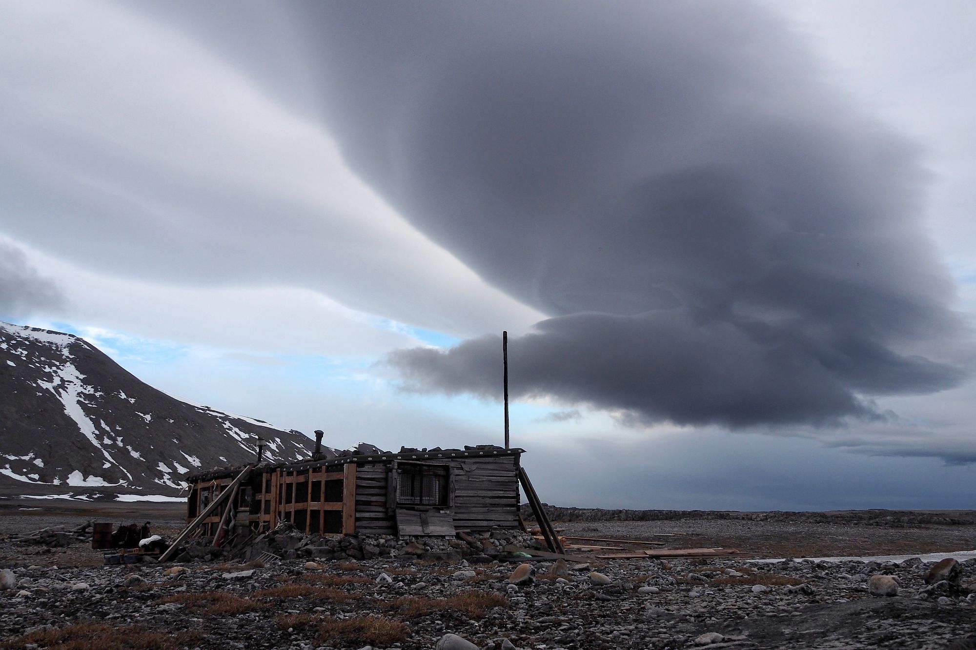 Wichura nie dała się sfotografować, ale możesz nam wierzyć, że za tymi chmurami nie kryło się nic dobrego.  © Barbara Jóźwiak, Fundacja forScience